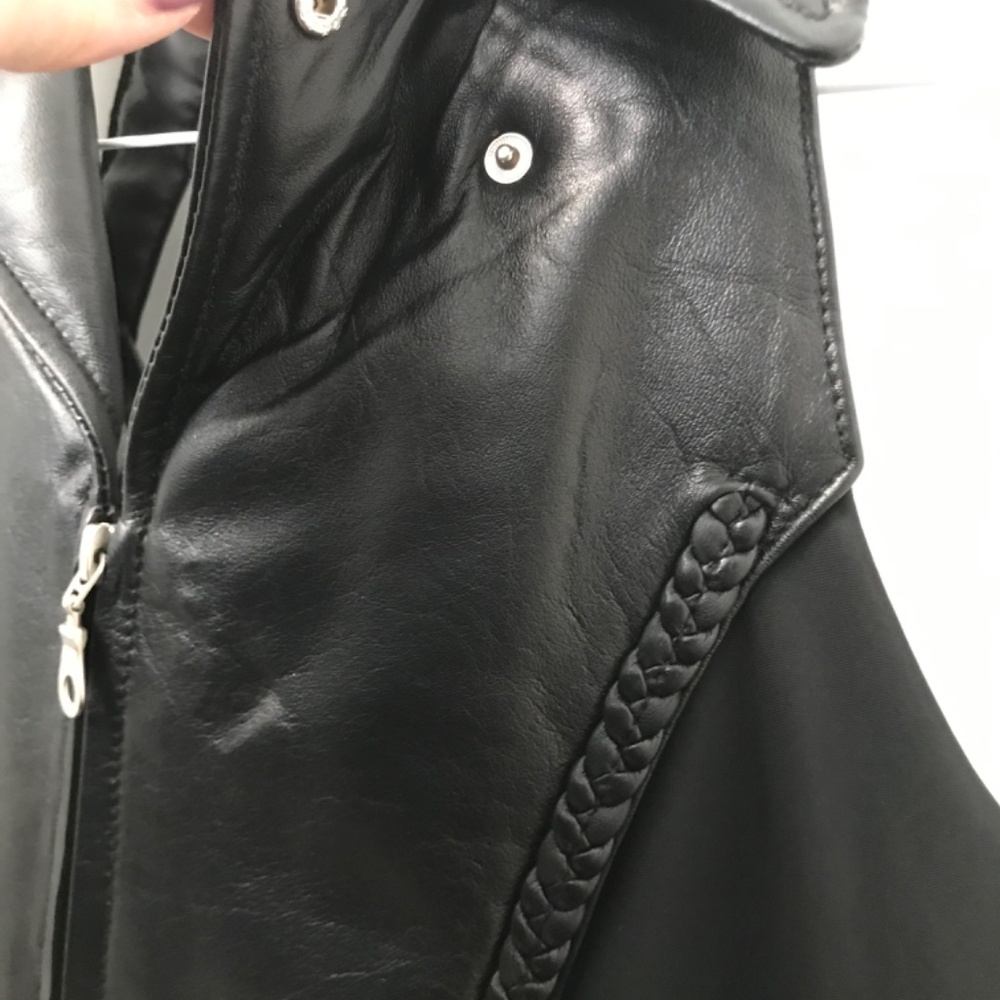 Vintage Genuine Cropped Black Leather Motorcycle Vest Women’s - Picture 4 of 10